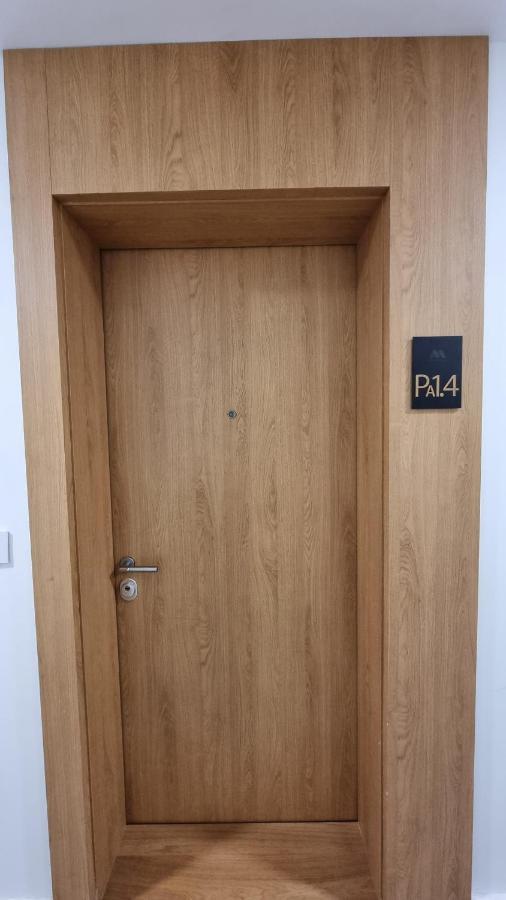 Alek Place 公寓