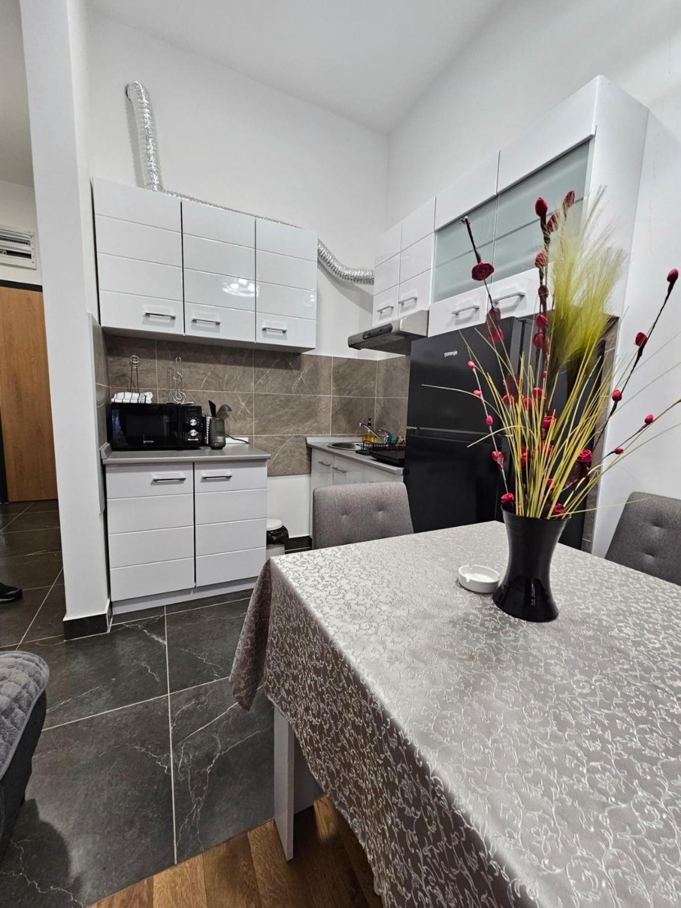 Alek Place Apartment *